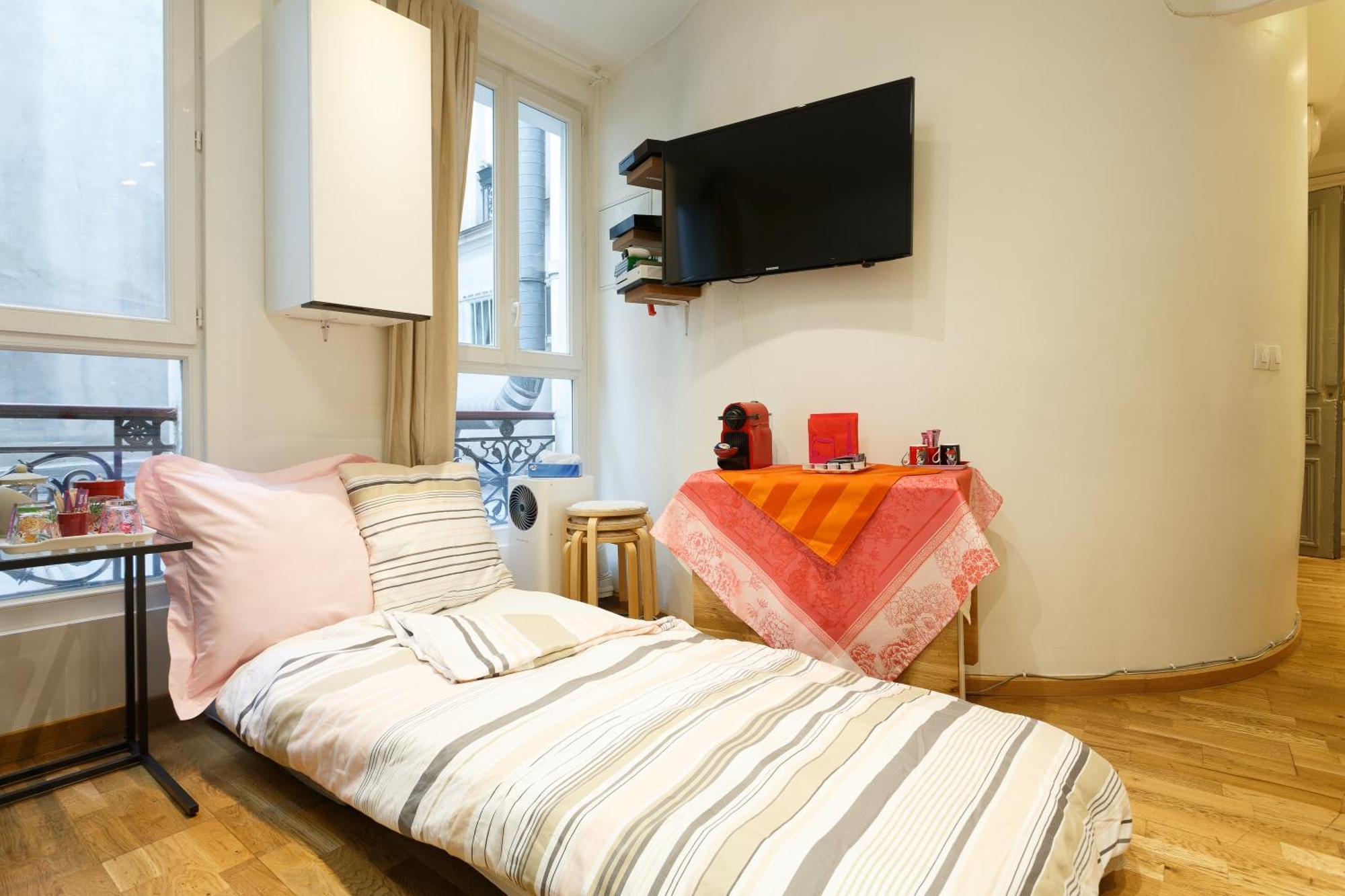 Petits Champs Ii Bed & Breakfast 4*