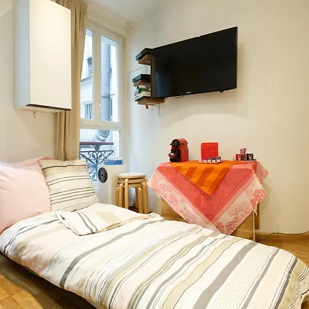 Petits Champs Ii Bed & Breakfast 4*