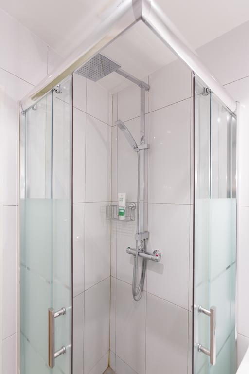 Petits Champs Ii Parigi